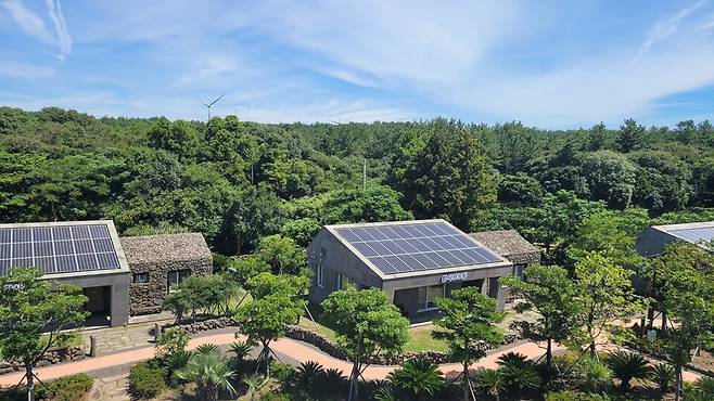 에코촌 유스호스텔 숙박촌 전경 ⓒ제주시 제공