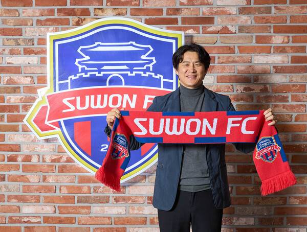 수원FC, 박건하 감독을 제6대 감독으로 선임.(사진제공=수원FC)