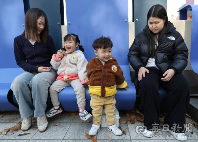 4남매(왼쪽부터 세솔, 예솔, 유준, 은솔)는 나이 차가 꽤 돼 가끔 위로 둘은
