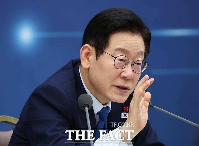 이재명 정부 출범 이후 세 차례 부동산 대책을 발표했지만 서울과 지방 집값 양극화는 더 삼화되고 있다. /대통령실통신사진기자단·뉴시스