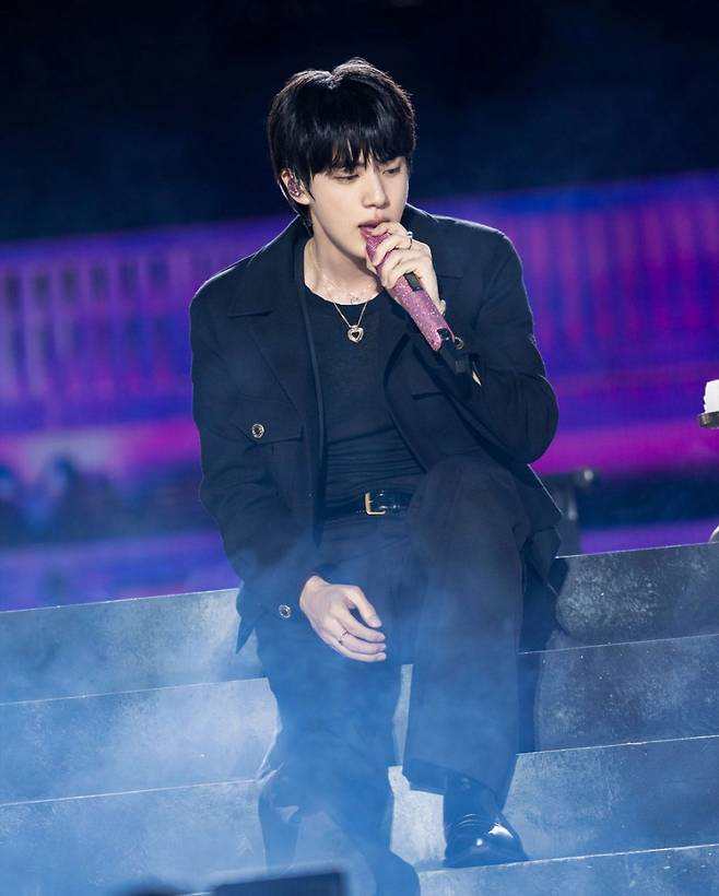 '존재만으로 최고의 크리스마스 선물' 방탄소년단 진, 아이돌픽 위클리 31주 연속 1위