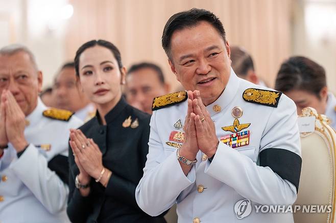 아누틴 태국 총리(오른쪽) [AP 연합뉴스. 재판매 및 DB 금지]