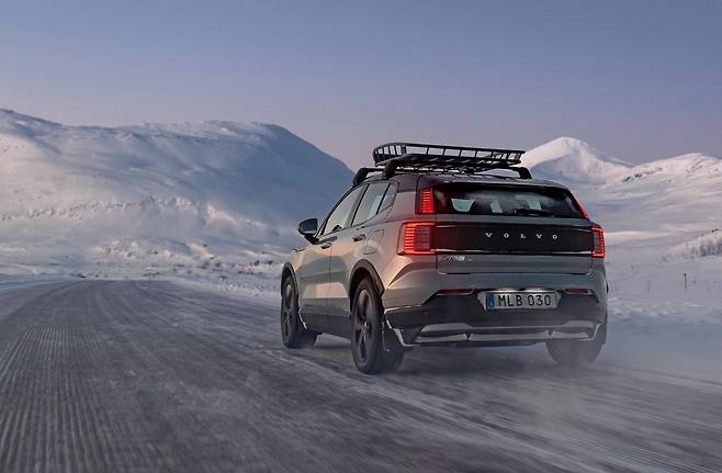 볼보자동차&nbsp;'EX30 CC`