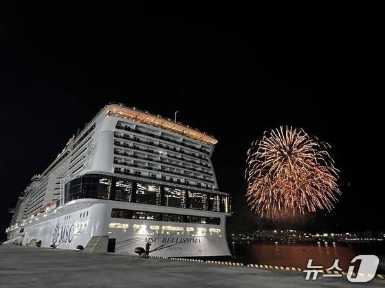 영도 국제크루즈터미널에 기항한 MSC벨라시마호 (BPA 제공. 재판매 및 DB금지)