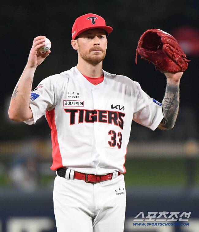 1일 광주 기아챔피언스필드에서 열린 KT-KIA전. KIA 선발투수로 등판한 올러가 투구를 준비하고 있다. 광주=정재근 기자 cjg@sportschosun.com/2025.10.1/