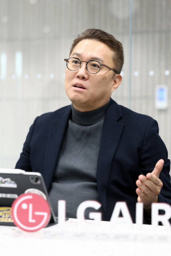 김승환 상무는 국가 차원 로봇 데이터센터가 절실하다고 주장했다. (사진=LG AI연구원)