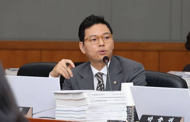 박정훈 국민의힘 의원이 쿠팡을 겨냥해 "대한민국에서는 그렇게 사업하면 안 된다는 걸 보여줘야 한다"며 강하게 비판했다. 연합뉴스