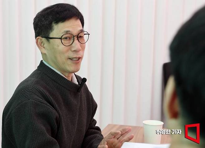 진중권 동양대 교수는 장동혁 대표의 노선 변화 가능성이 거의 없다고 봤다. 허영한 기자