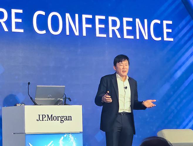 존림 삼성바이오로직스 대표이사 사장이 2025년 1월 'JP모건 헬스케어 콘퍼런스(JPMHC 2025)'에서 기업 발표를 하고 있다./삼성바이오로직스
