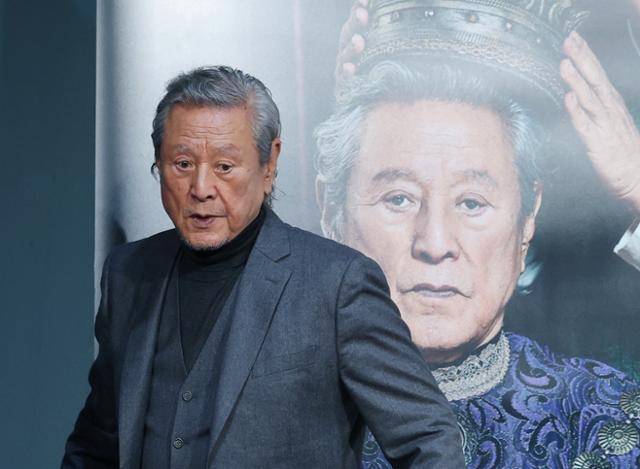 배우 박근형이 고(故)이순재와의 마지막 만남을 회상한다. 뉴스1