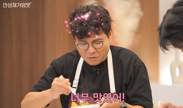 안성재 셰프가 파프리카와 통마늘을 추가한 닭볶음탕 레시피를 선보였다. /사진=유튜브 채널 ‘셰프 안성재’ 캡처