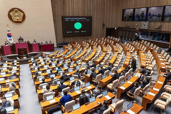 허위 조작정보근절을 위한 정통망법 개정안 민주당 주도 본회의 처리 (사진=연합뉴스)