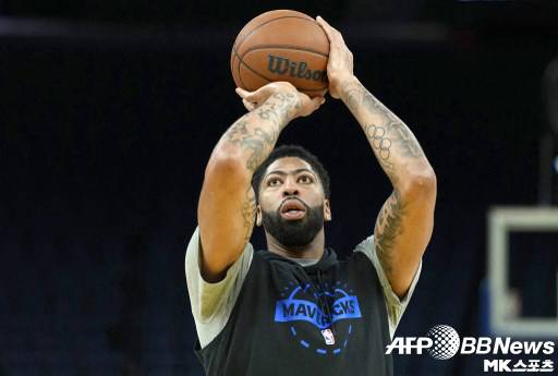 앤소니 데이비스는 이날 경기 도중 부상으로 이탈했다. 사진=ⓒAFPBBNews = News1