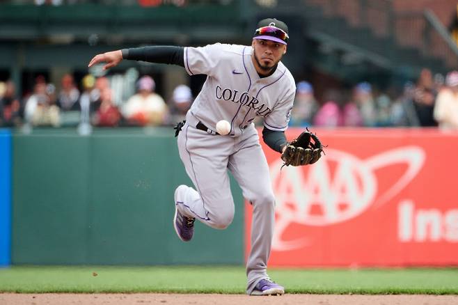 KIA타이거즈의 새 외국인 타자 해럴드 카스트로의 유틸리티 능력이 화제다. 사진은 콜로라도 시절 카스트로. /사진=로이터