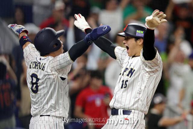 2023년 월드베이스볼클래식(WBC) 당시의 콘도 켄스케와 오타니 쇼헤이./게티이미지코리아
