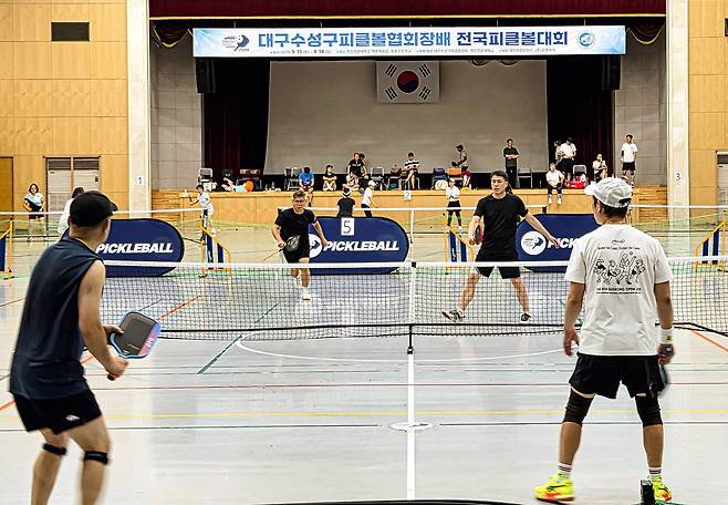 경영회계융합계열이 대구수성구피클볼협회와 공동으로 개최한 전국피클볼대회 모습.[ 영진전문대 제공]