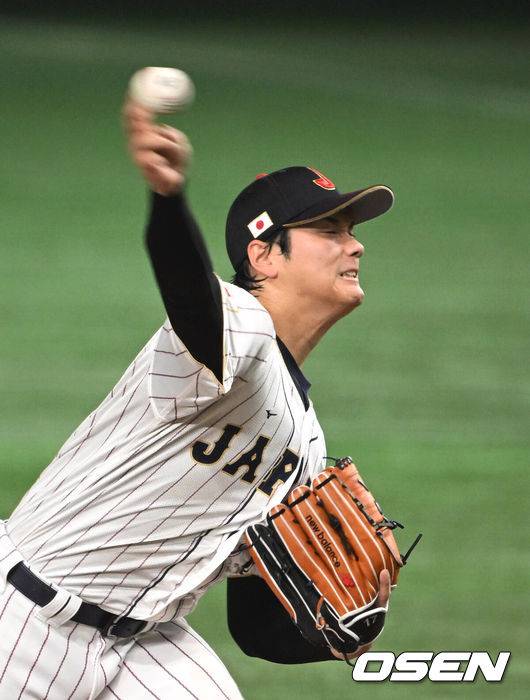 [OSEN=도쿄, 손용호 기자] 16일 도쿄 도쿄돔에서 2023 WBC(월드베이스볼클래식) 8강전 일본과 이탈리아의 경기가 벌어졌다.4회초 오타니가 역투하고 있다.2023.03.16/spjj@osen.co.kr