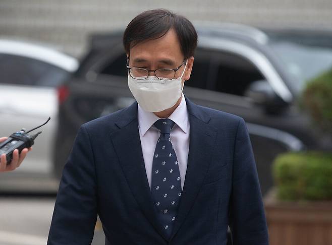 한동훈 당시 검사장을 독직폭행한 혐의로 재판에 넘겨진 정진웅 당시 울산지검 차장검사가 2021년 7월9일 서울 서초구 서울중앙지법에서 열린 1심 결심 공판에 출석하고 있다. ⓒ연합뉴스