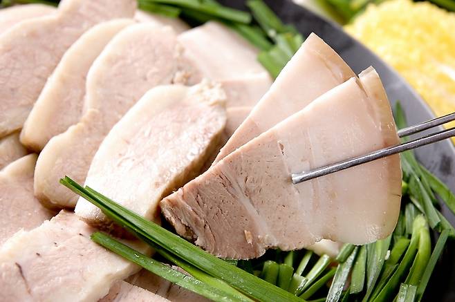 돼지고기는 다이어트에 도움이 반드시 삶거나 구워먹는 편이 좋다. 사진= 게티이미지뱅크