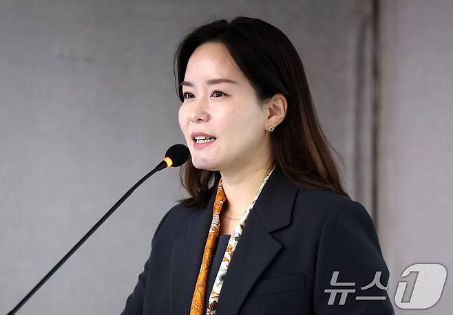 이주영 개혁신당 의원이 27일 서울 서초구 가톨릭대학교 성의교정 성의회관에서 열린 대한전공의협의회-보건복지부 정책 간담회를 찾아 인사말을 하고 있다. 2025.12.27/뉴스1 ⓒ News1 박지혜 기자