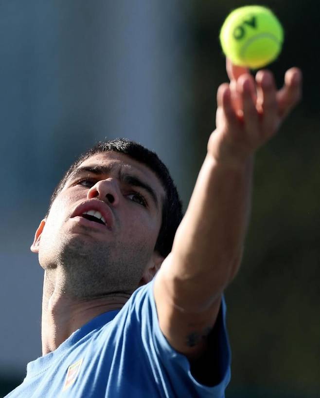 자신의 고향 스페인 무르시아 아카데미에서 훈련중인 카를로스 알카라스. 알카라스 인스타그램