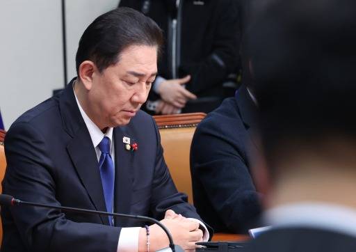 김병기 더불어민주당 원내대표가 24일 서울 여의도 국회에서 열린 최고위원회의에 참석해 자리하고 있다.(사진=최혁 기자)