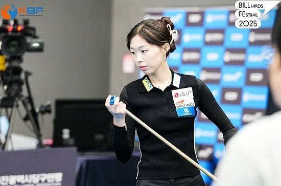 세계챔피언 서서아가 26일 열린 제3회 한국오픈 4강전에서 이대규를 물리치고 결승에 진출, 권호준과 우승을 다툰다. (사진=대한당구연맹)