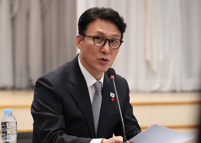 김민석 국무총리가 26일 서울 마포구 중소기업DMC타워에서 열린 제17차 청년정책조정위원회를 주재하고 있다. 연합뉴스