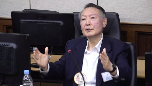 고위공직자범죄수사처(공수처) 체포영장 집행 방해 및 국무위원 심의권 침해로 재판에 넘겨진 윤석열 전 대통령이 26일 서울 서초구 중앙지방법원에서 열린 1심 결심 공판에서 최후 진술을 하고 있다. 사진 제공=중앙지법