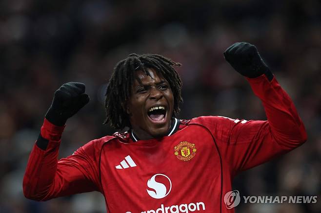 골세리머니를 펼치는 맨유의 파트리크 도르구 [AFP=연합뉴스]