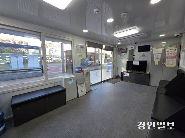 26일 오전 찾은 성남의 이동노동자 간이쉼터 모습. 2025.12.26 /고건기자 gogosing@kyeongin.com