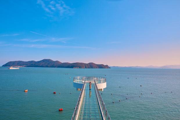 해남 땅끝에 조성된 스카이워크. <해남군 제공>