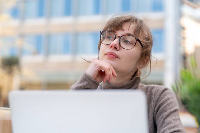 '멍 때리는' 순간 우리 뇌는 일시적으로 수면과 유사한 상태가 된다. 사진=게티이미지뱅크