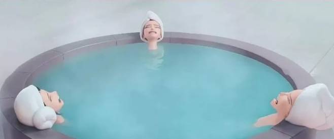 전 세계적으로 인기를 끈 애미메이션 '케이팝 데몬 헌터스' 주인공들이 공연이 끝나고 목욕탕에서 피로를 푸는 모습. 한국식 양머리 수건까지 화제를 모았다. /넷플릭스