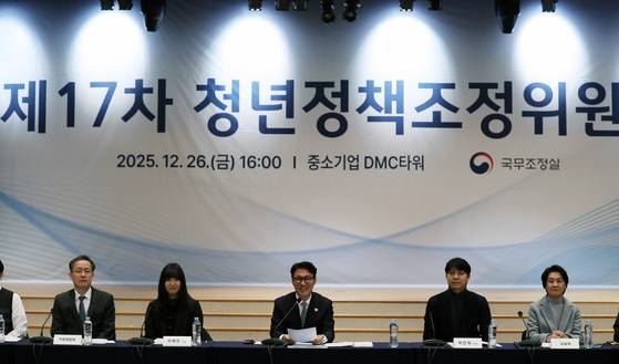 김민석 국무총리가 26일 오후 서울 마포구 중소기업DMC타워에서 열린 제17차 청년정책조정위원회에서 발언하고 있다. 뉴시스