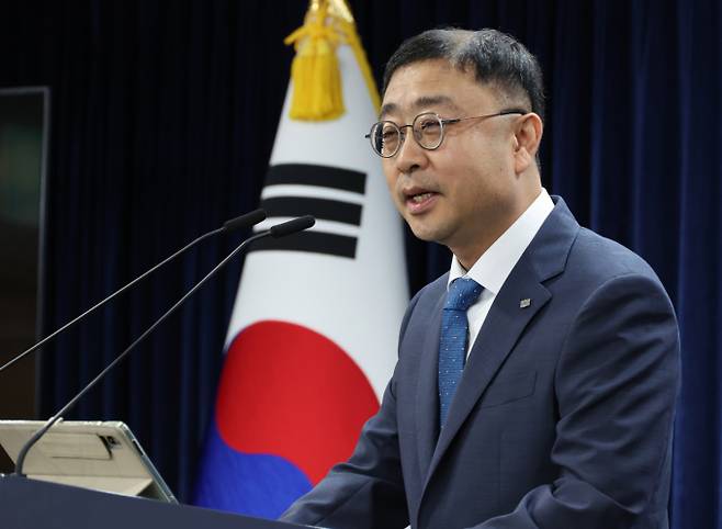 송상훈 과학기술정보통신부 정보통신정책실장이 지난 8월 4일 서울 종로구 정부서울청사에서 국가대표 인공지능(AI)을 개발할 5개 정예팀에 네이버클라우드, 업스테이지, SK텔레콤, 엔씨 AI, LG경영개발원 AI연구원 등 최종결과 발표를 하고 있다. /사진=뉴시스