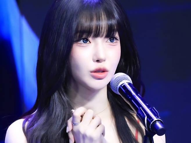 27일 개최된 SOOP 연말 축제 ‘스트리머 대상’ 시상식에서 올해의 스트리머를 수상한  ‘과즙세연’ [사진, SOOP 캡처]