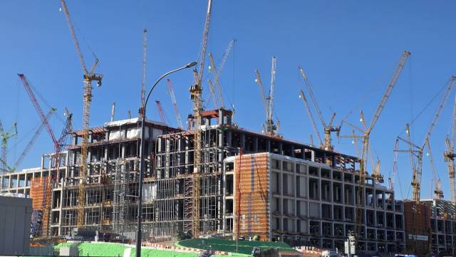 26일 SK하이닉스 용인 클러스터 공사 현장에서 수십 대의 대형 크레인이 1기 팹 공사를 진행하고 있다. 사진(용인)=노우리 기자