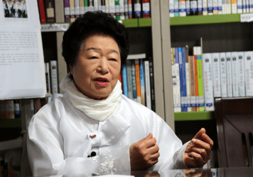 안성례 오월어머니집 설립자가 오월 어머니들의 한(限)을 이야기 하고 있다. 김양배 기자