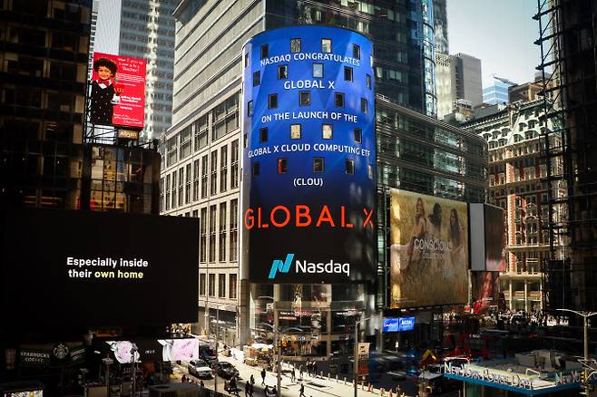 미국 뉴욕 나스닥 전광판에 게재된 ‘글로벌 엑스’ 광고. (사진=미래에셋자산운용)