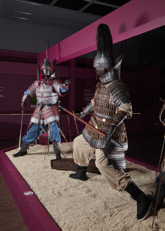 국립공주박물관 특별전 '한성 475, 두 왕의 승부수' 양국 전사 싸움 재현 모습. 국립공주박물관 제공