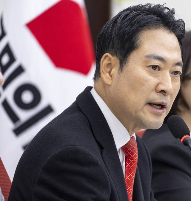 장동혁 국민의힘 대표가 28일 국회에서 열린 기자간담회에서 발언하고 있다. 연합뉴스