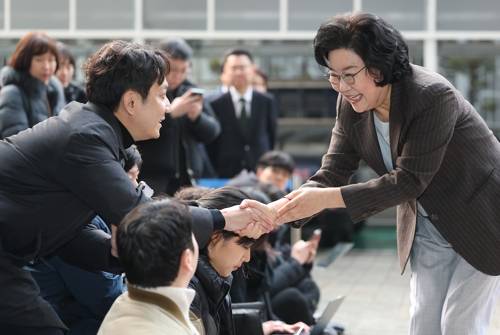취재진에 인사하는 이혜훈 기획예산처 장관 후보자 [연합뉴스 제공]