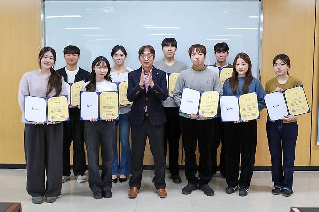 울산항만공사는 울산대학교 학생 초청 임직원을 대상으로 '거꾸로 제안'을 실시했다고 밝혔다. ⓒ울산항만공사 제공