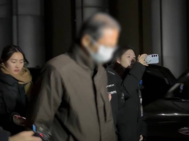 경찰, 통일교 부산 간부 참고인 조사 (서울=연합뉴스) 정지수 수습기자 = 천주평화연합(UPF) 전 부산지회장이자 한일해저터널 연구회 이사인 박모씨가 참고인 신분으로 조사를 받은 후 28일 서울 서대문구 경찰청을 나서고 있다. 2025.12.28 index@yna.co.kr