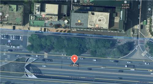 안산시 중앙대로 녹도의 모습(도로와 상가 사이 나무 싶은 곳) [네이버 사진 캡처]