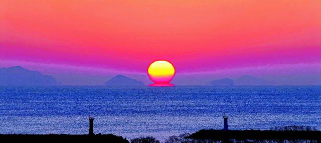 보물섬남해에서 해맞이./경남신문DB/