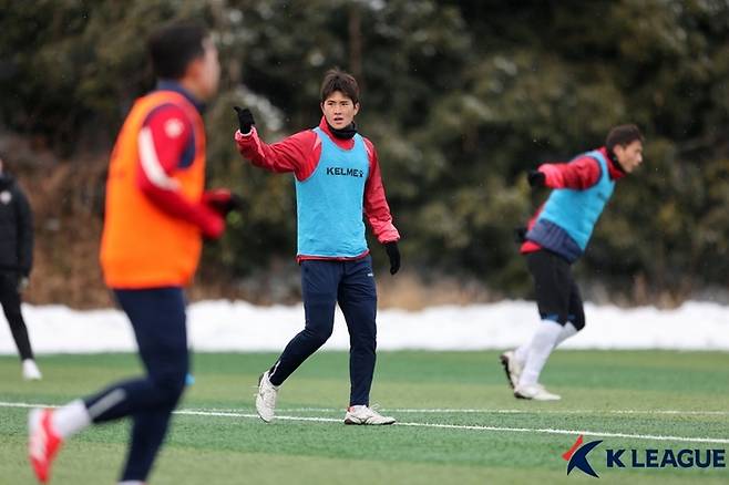 이진용(가운데). 사진 | 한국프로축구연맹