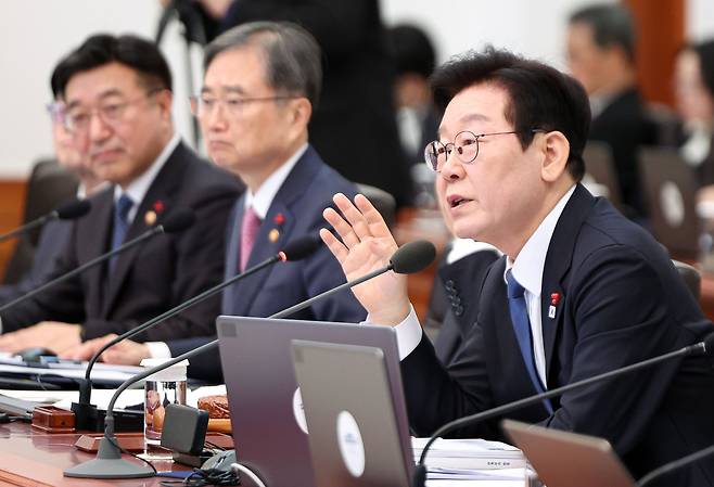 이재명 대통령이 30일 청와대에서 열린 국무회의를 주재하고 있다. /뉴시스