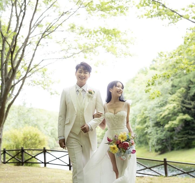 지난 2021년 결혼한 배우 이지훈과 아내 미우라 아야네. /미우라 아야네 인스타그램